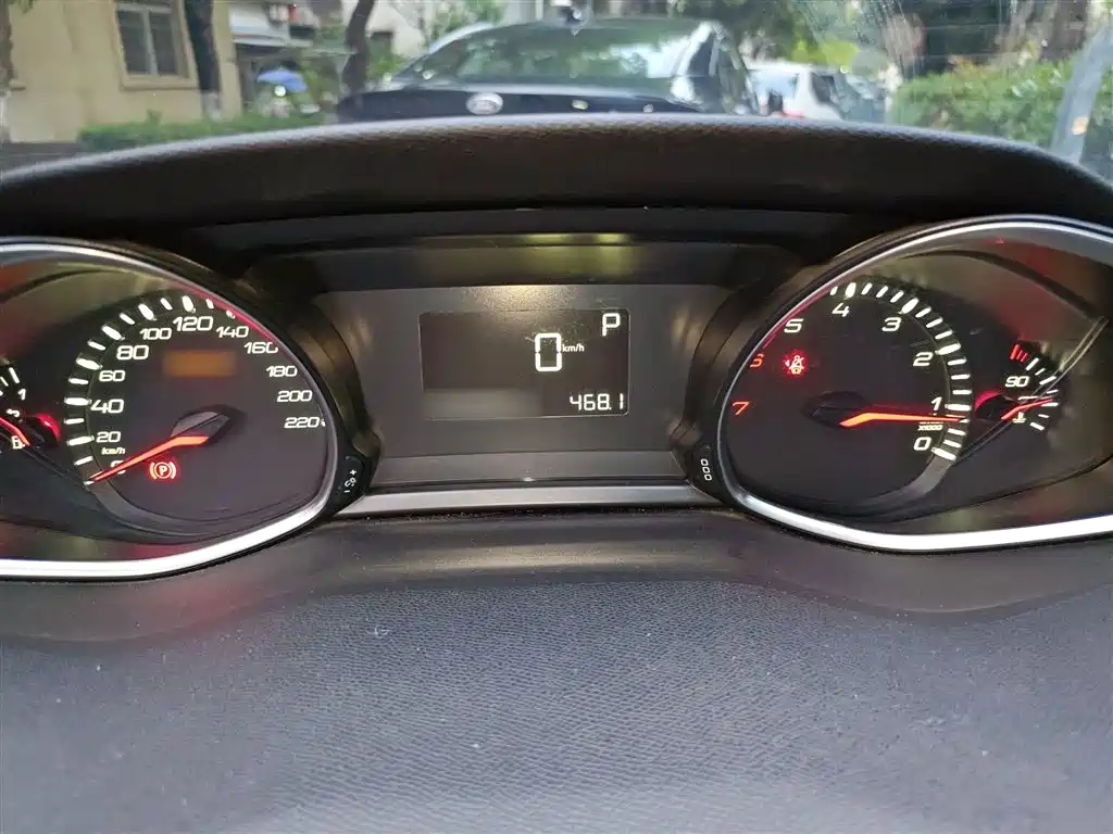 Peugeot 308S 2015 1.2T Auto Dynamic Edition фото 4