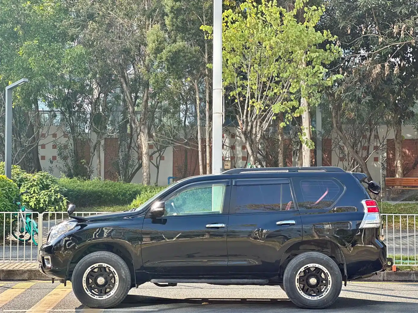 Toyota Prado (Import) 2010 2.7L Auto Luxury фото 10