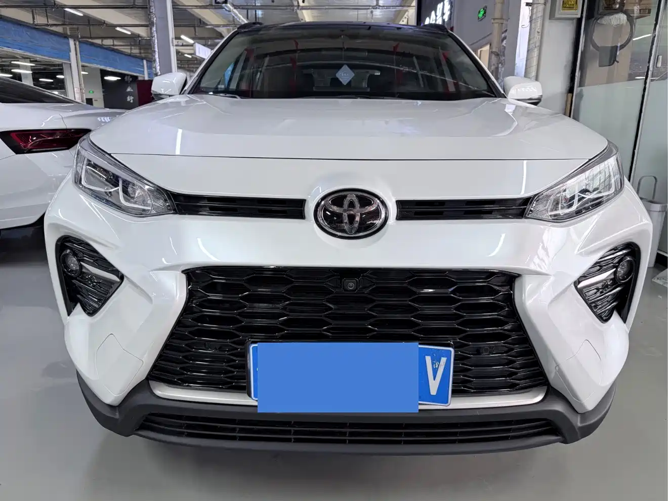 Toyota Wildlander 2023 2.0L CVT FWD Luxury PLUS фото 2
