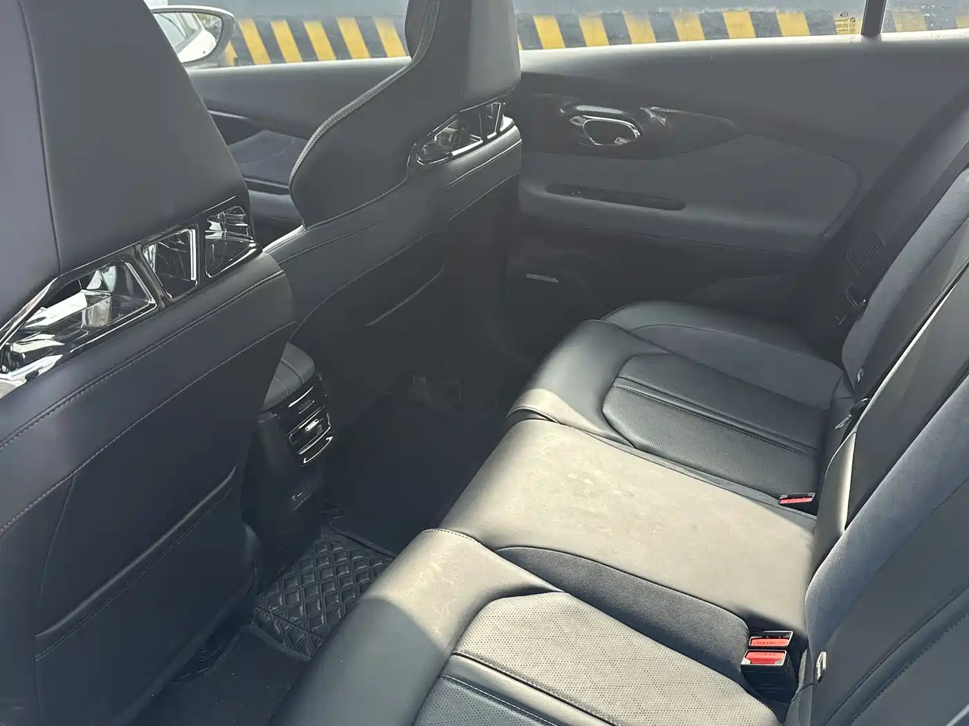 GAC Trumpchi Trumpchi Emkoo 2024 Model 400T Auto Shadow Leopard R PRO Edition фото 9