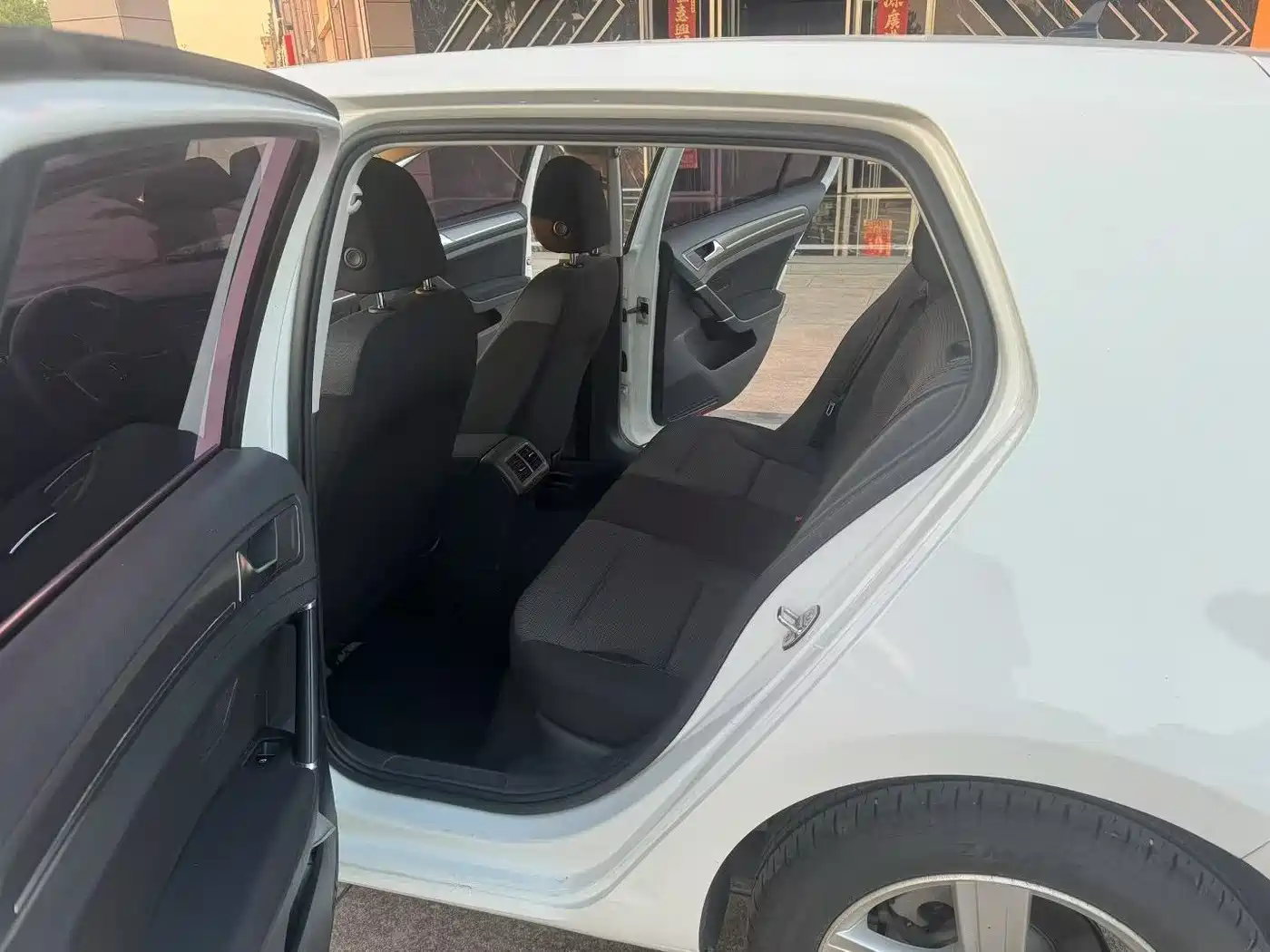 Volkswagen Golf 2016 1.6L Automatic Comfort фото 7