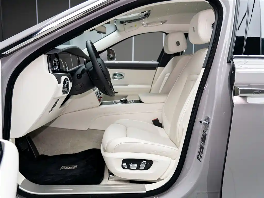 Rolls-Royce Ghost 2021 6.7T Standard Wheelbase фото 8