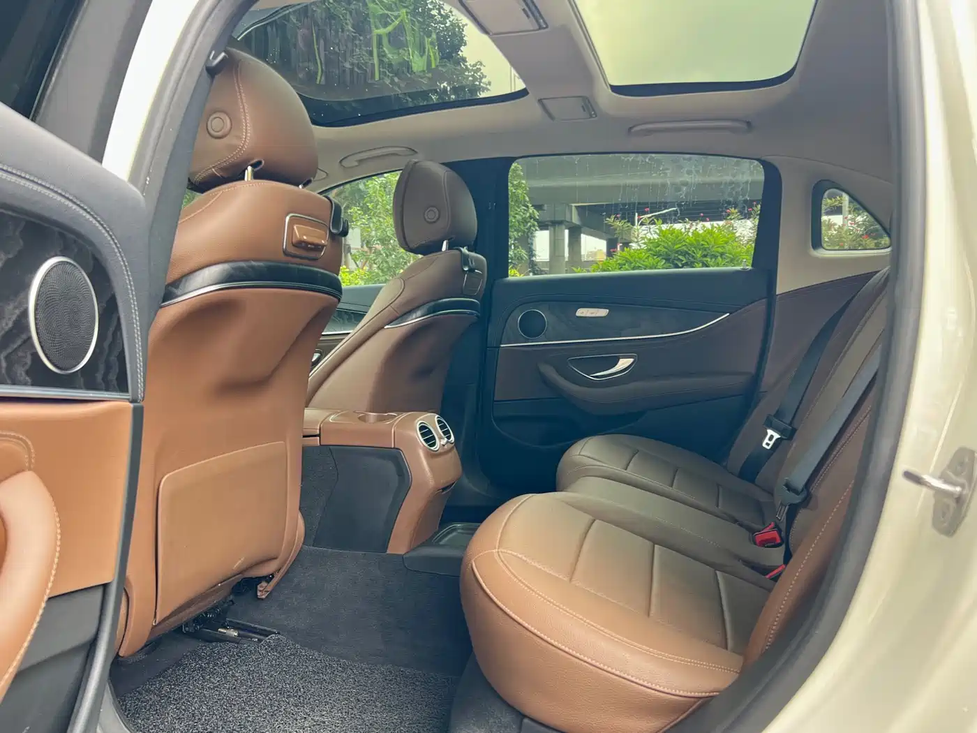 Mercedes-Benz E-Class 2018 E 300 L Sport Fashion фото 20