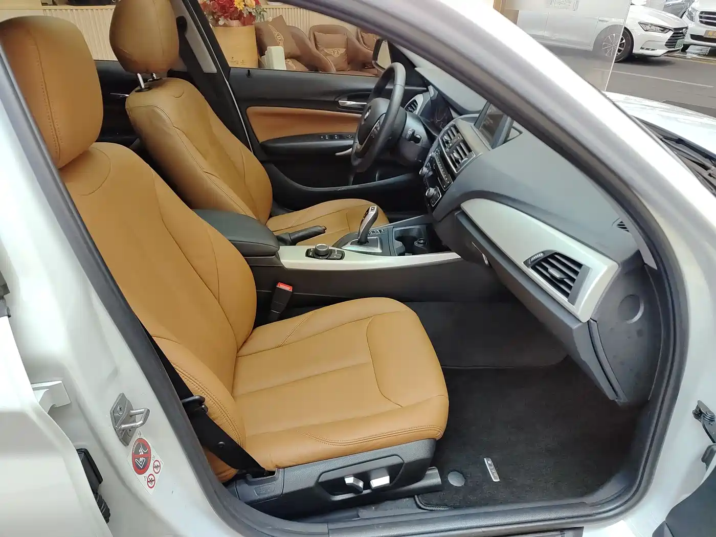 BMW 1 Series (Import) 2016 120i Leading Model фото 18