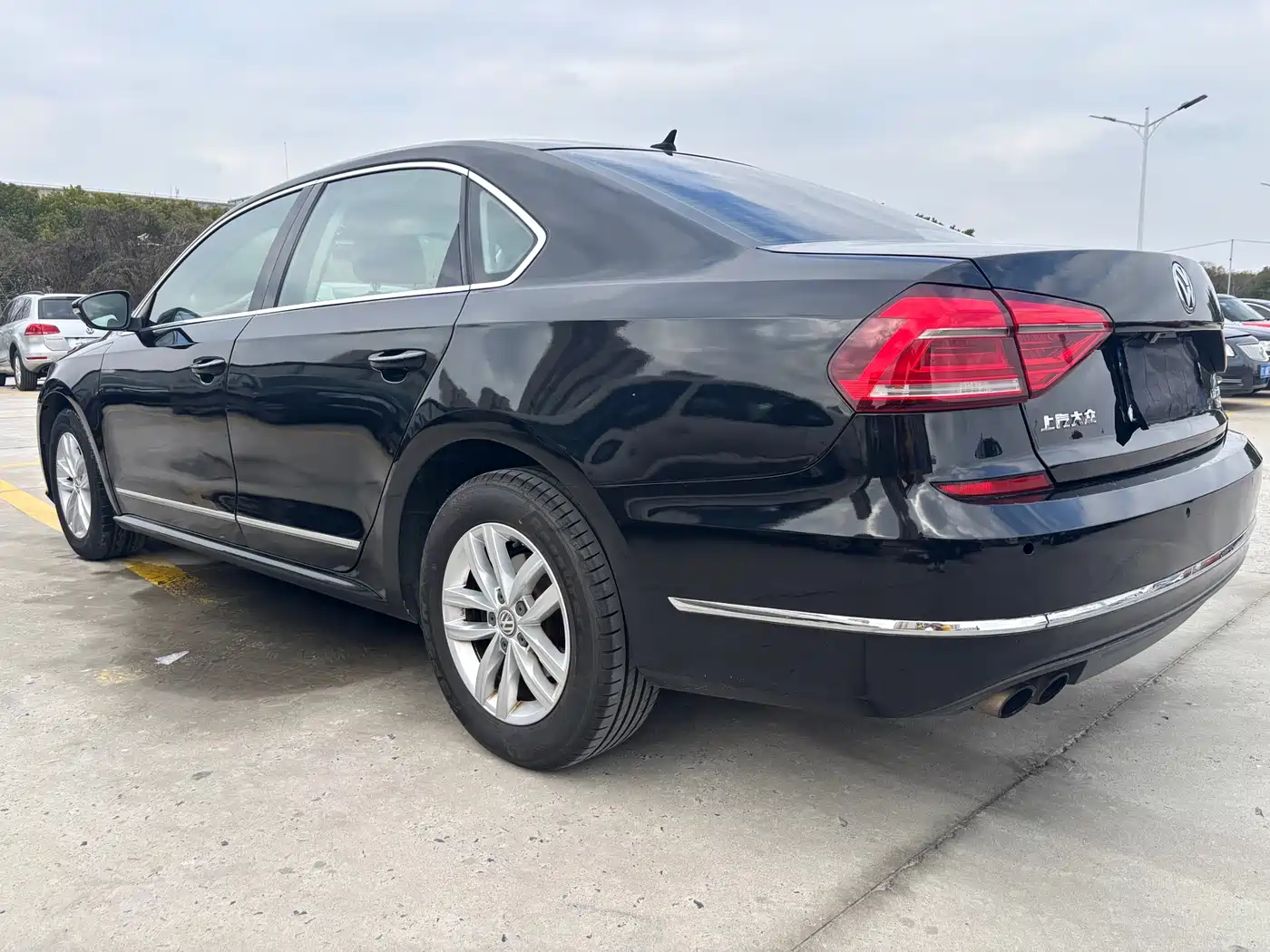 Volkswagen Passat 2015 1.8TSI Automatic Prestige Edition фото 7