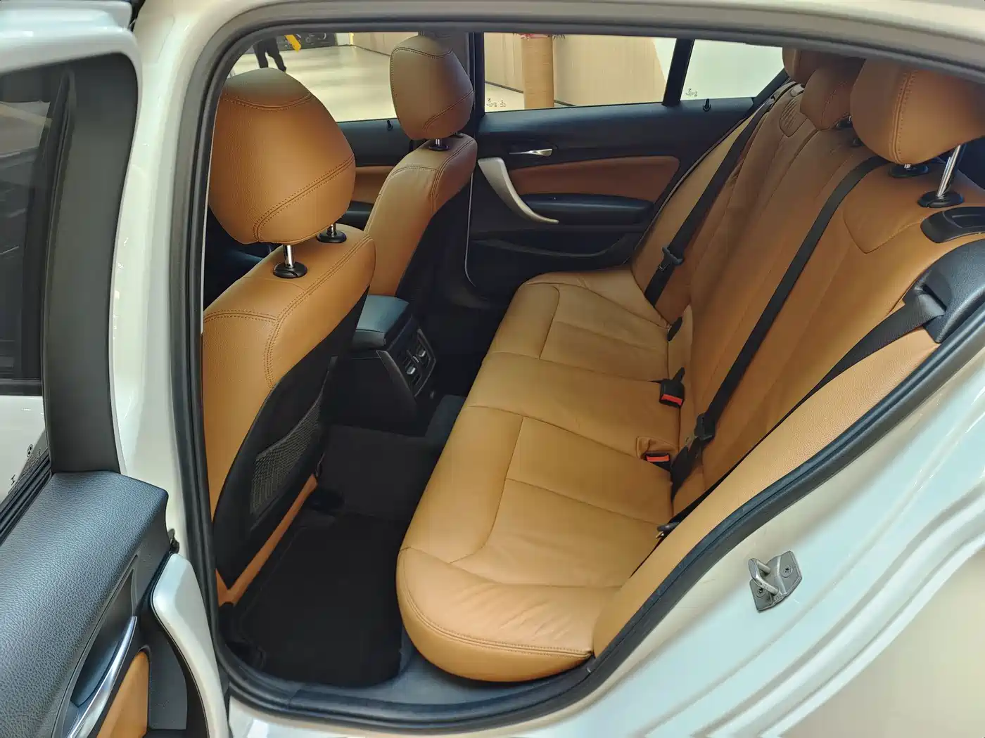 BMW 1 Series (Import) 2016 120i Leading Model фото 9