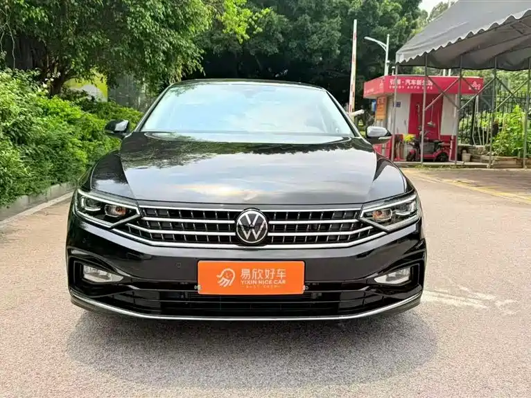 Volkswagen Magotan 2023 Model 2 Million Commemorative Edition 330TSI DSG Luxury фото 2