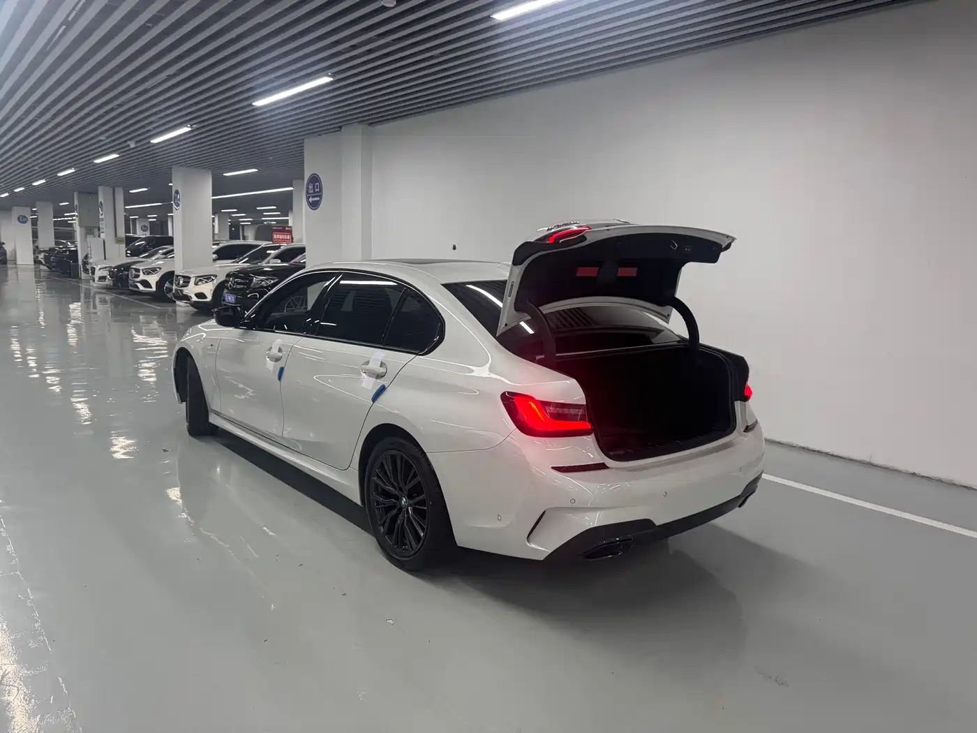 BMW 3 Series 2022 325Li M Sport Shadow Edition фото 10