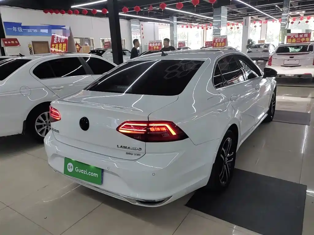 Volkswagen Lamando 2021 280TSI DSG Luxury Phantom Edition фото 7