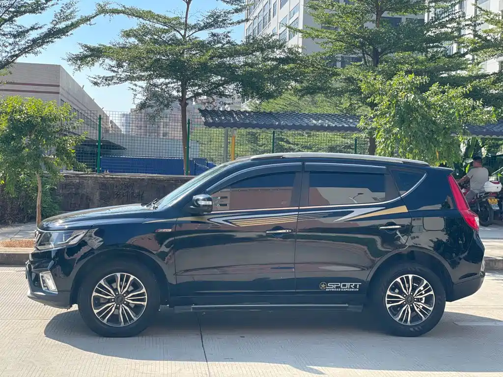 Фото 15 - Geely Emgrand X6