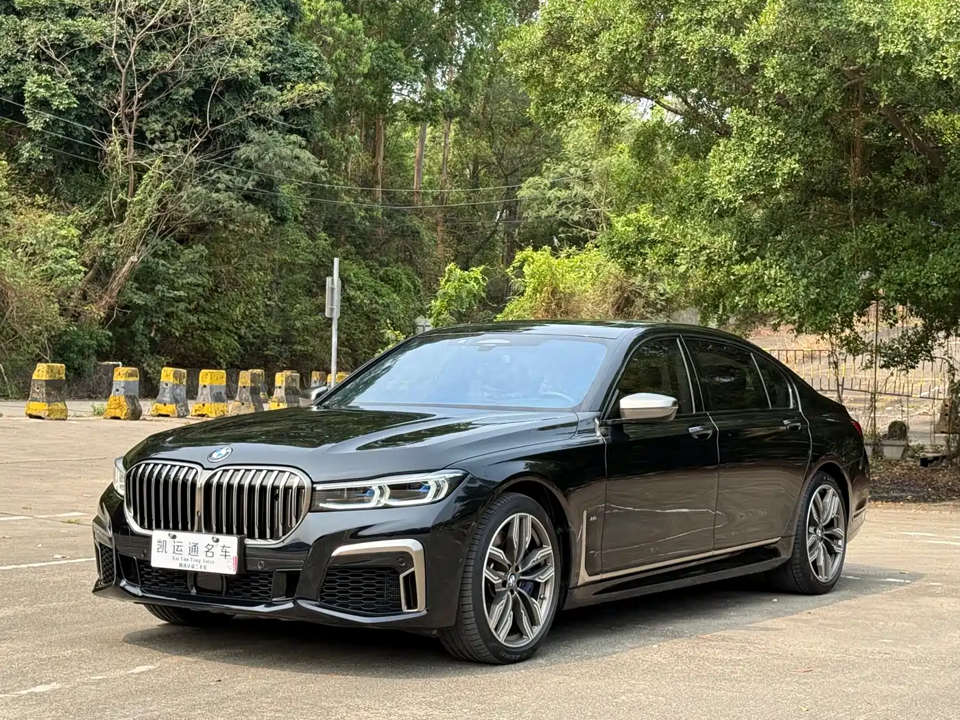 BMW 7 Series 2019 M760Li xDrive V12 Sport Package фото 2