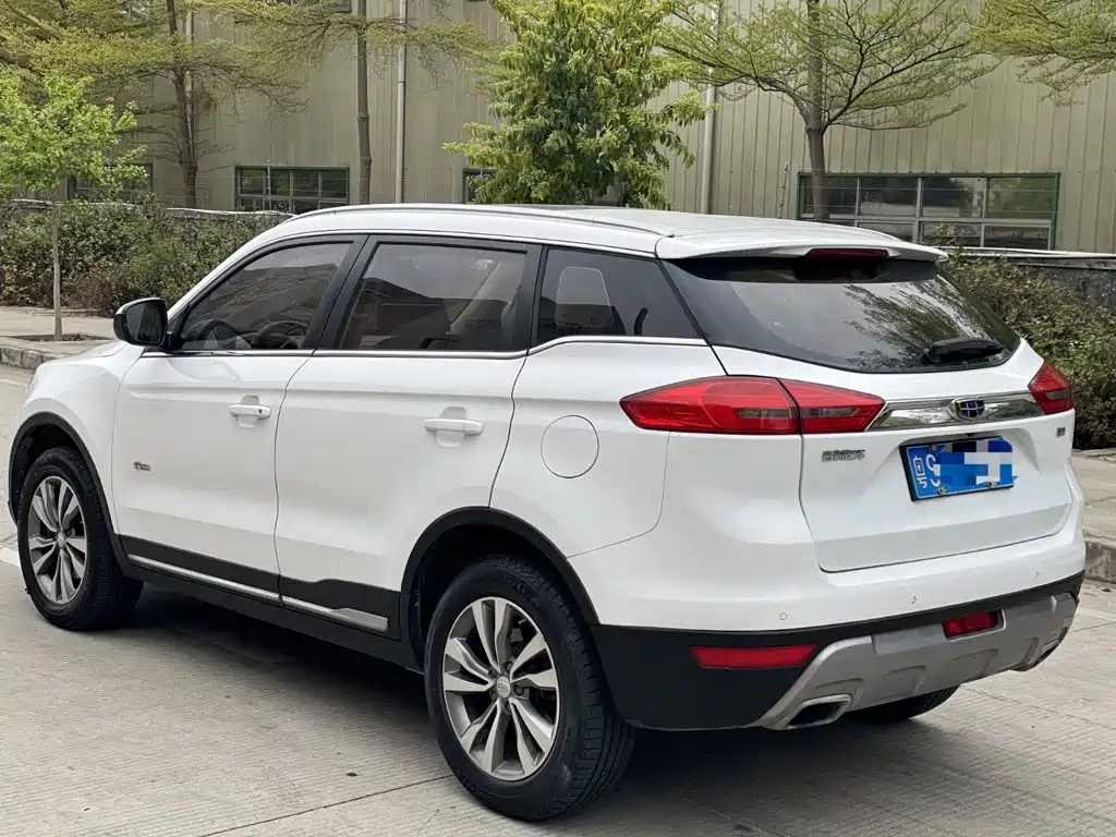 Фото 4 - Geely Boyue