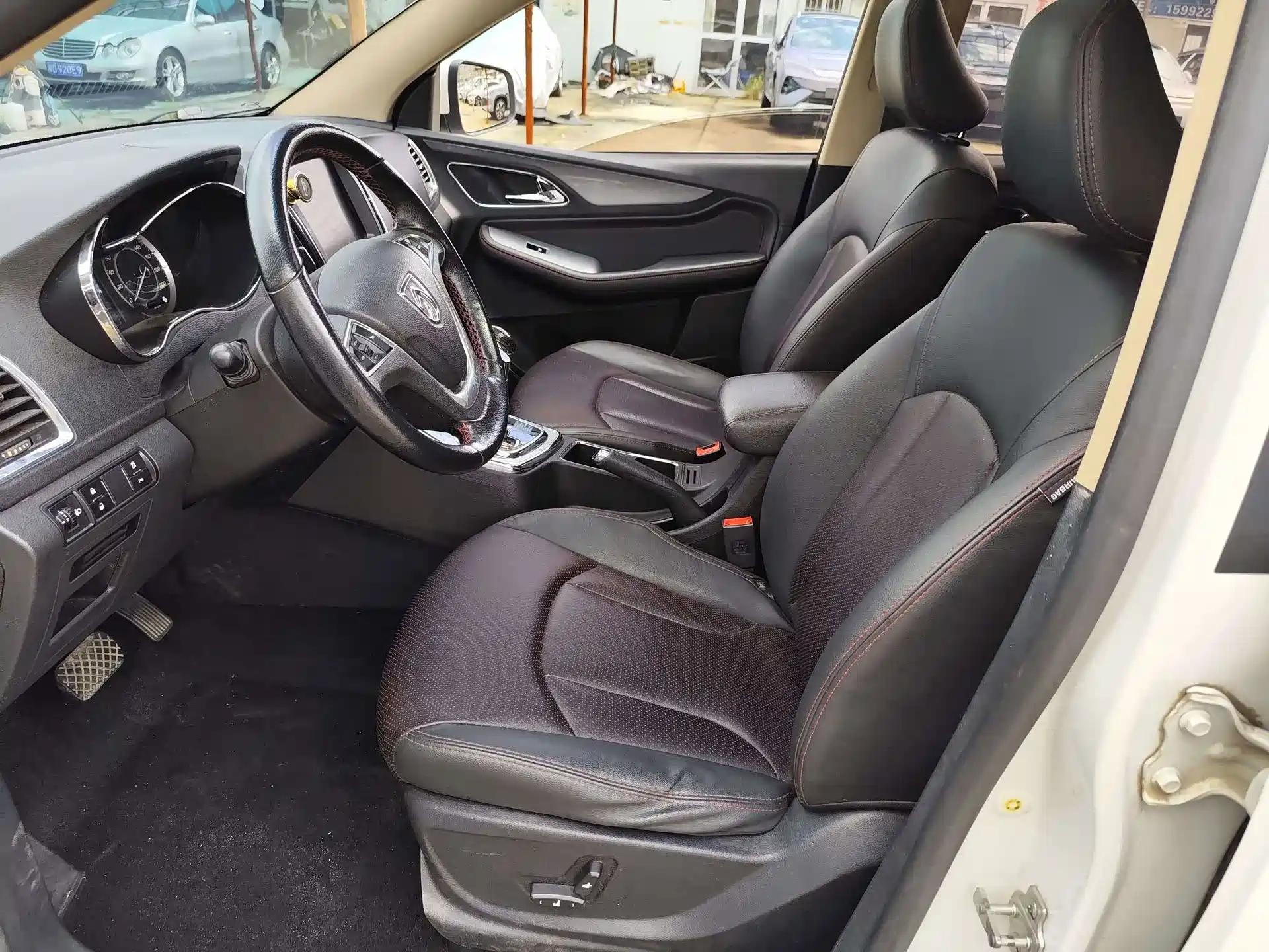 Фото 6 - Baojun 560