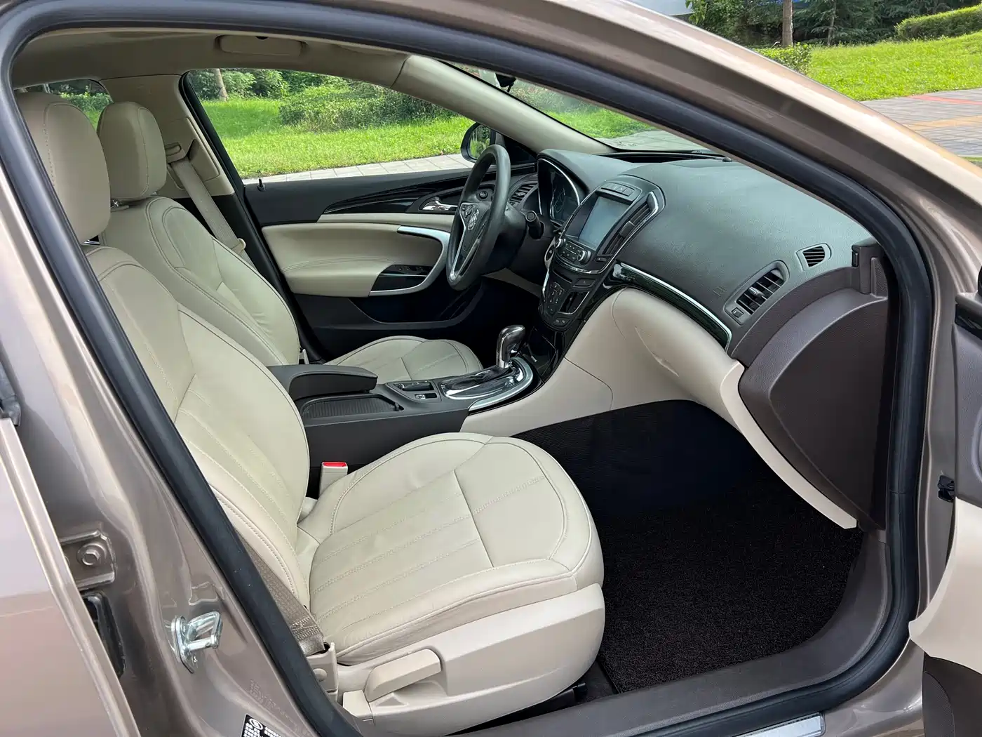 Buick Regal 2015 2.0L Elite Fashion Model фото 11