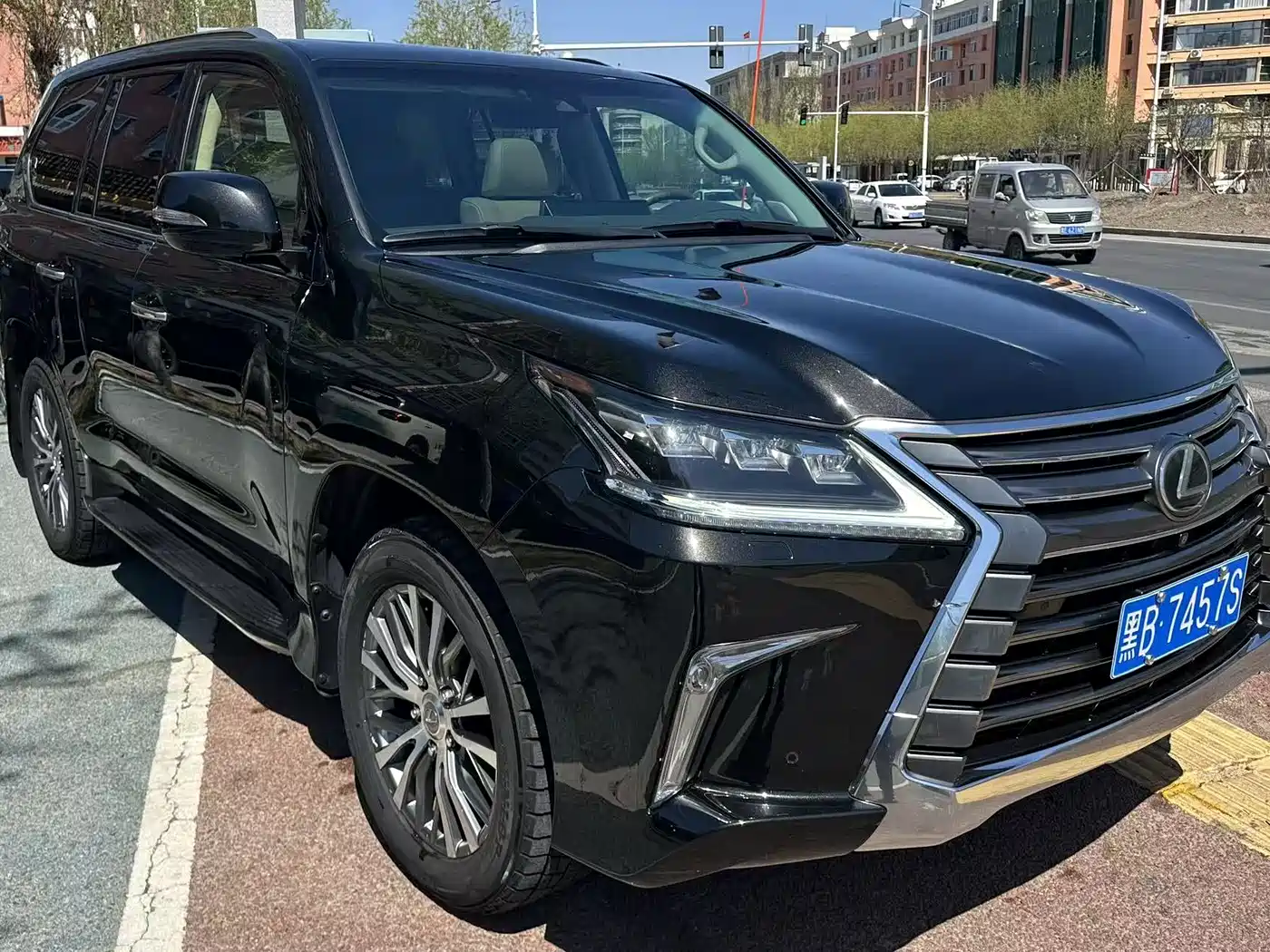Lexus LX 2016 570 Luxury Premium Edition фото 3