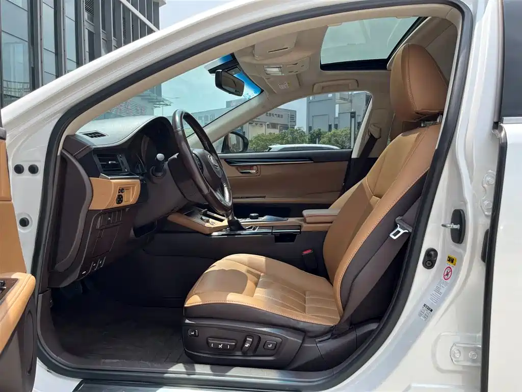 Lexus ES 2015 200 Elite Edition фото 11