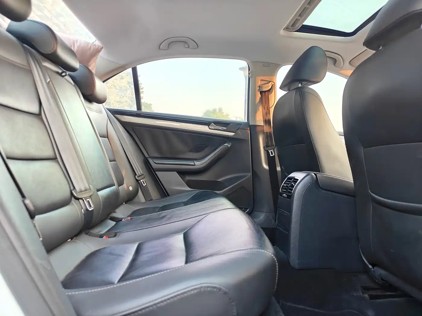 Volkswagen Sagitar 2017 230TSI Automatic Comfort фото 11