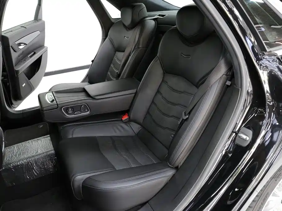 Фото 8 - Cadillac CT6