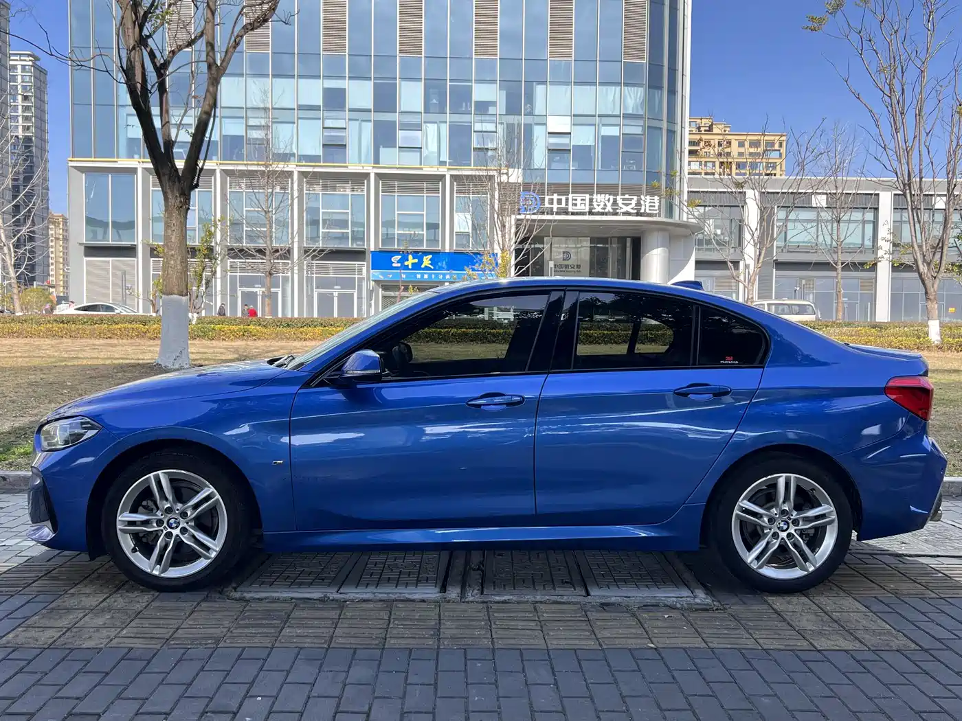 BMW 1 Series 2019 118i M Sport Package фото 5