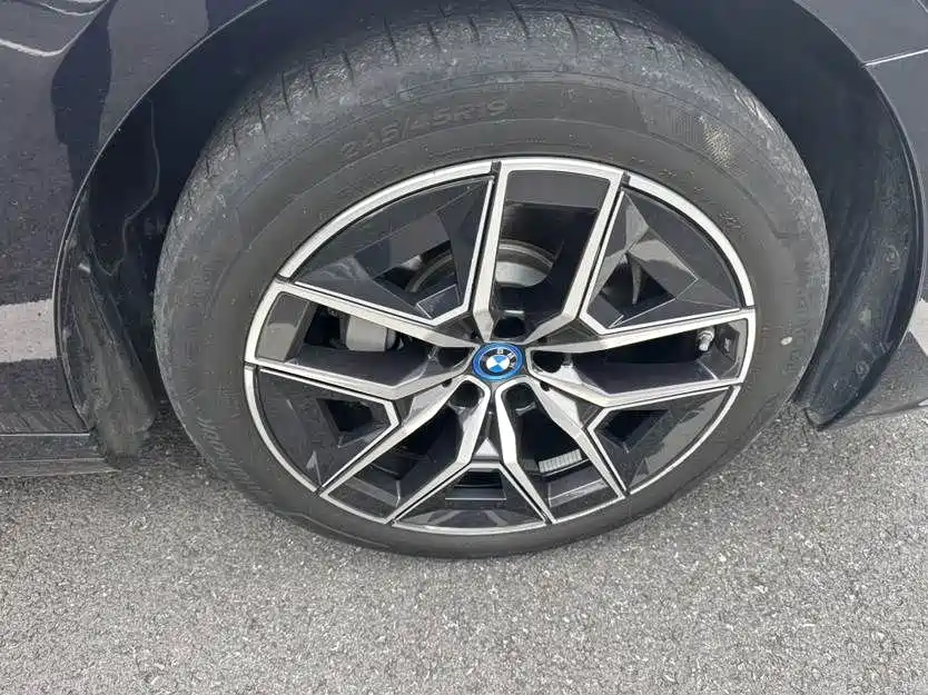BMW i5 2024 eDrive 35L M Sport Package фото 12