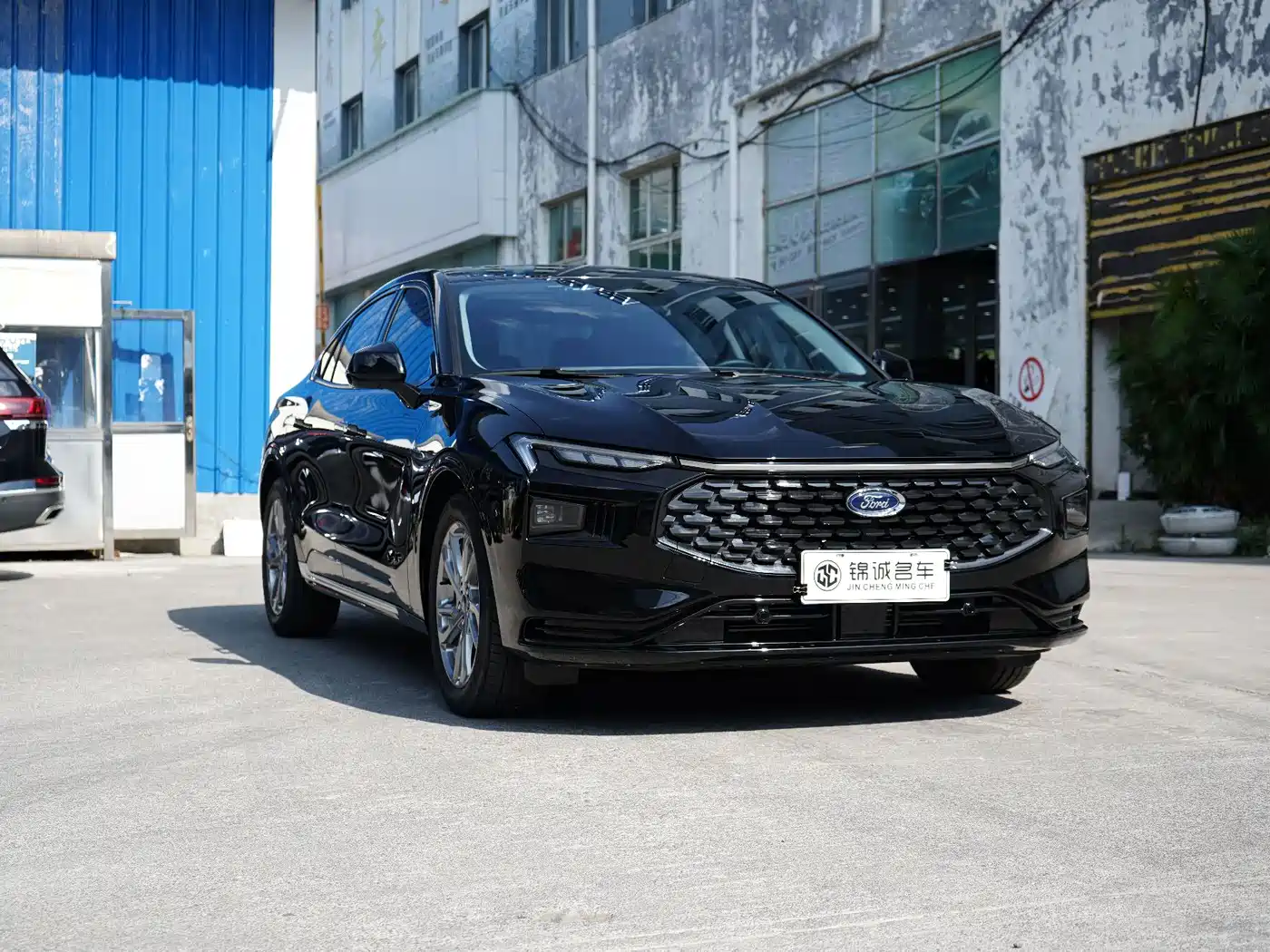 Ford Mondeo 2024 2023 EcoBoost 245 Luxury