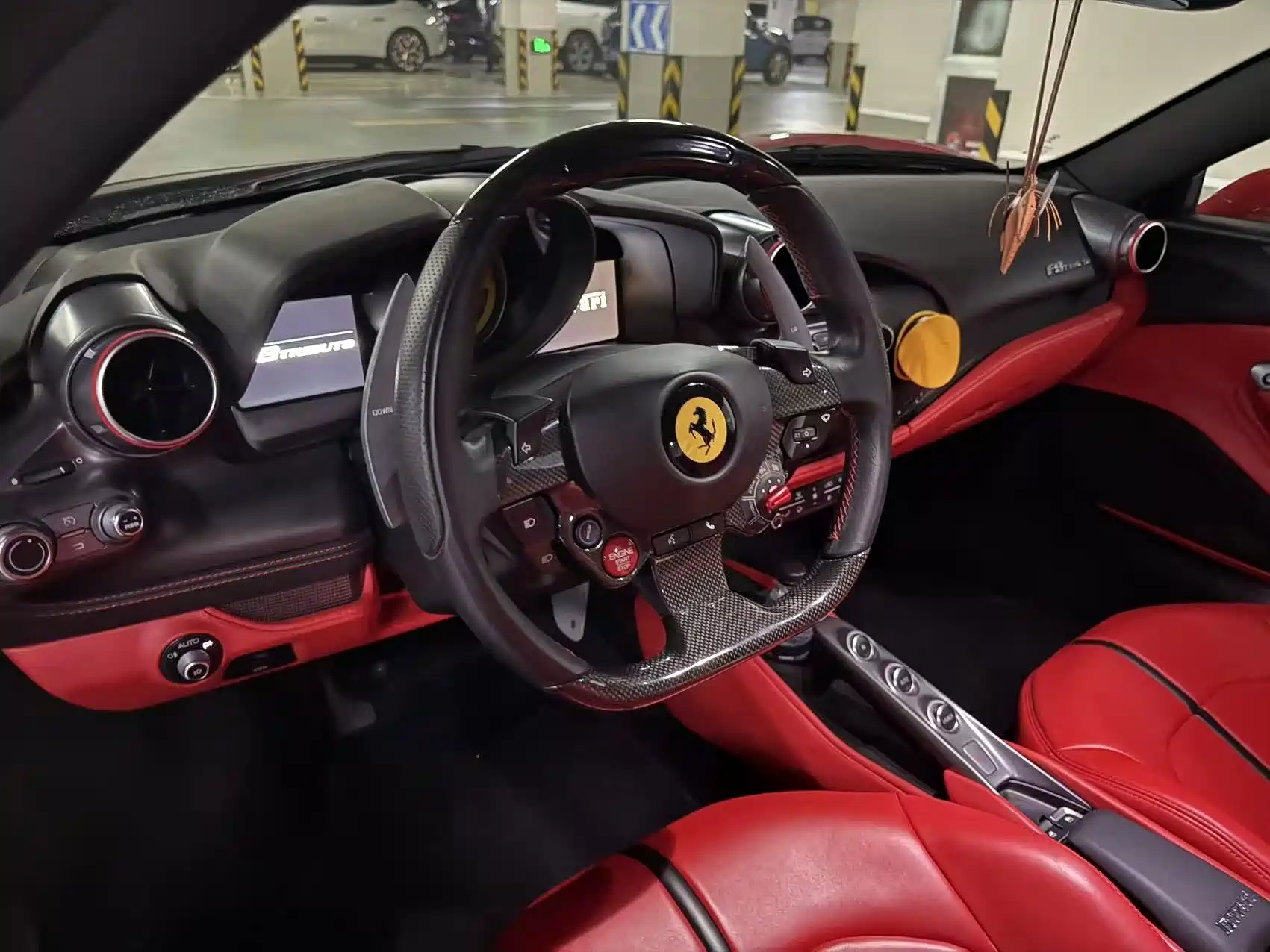 Фото 9 - Ferrari F8