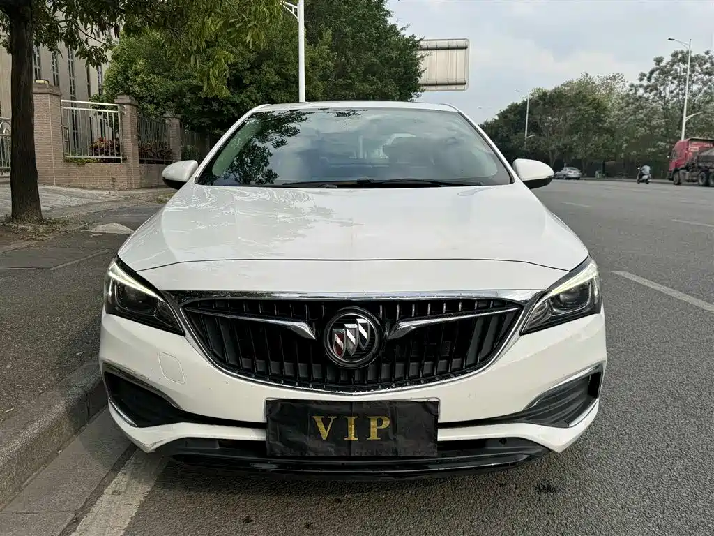 Buick Verano 2019 Sedan 20T Dual Clutch Leading фото 2