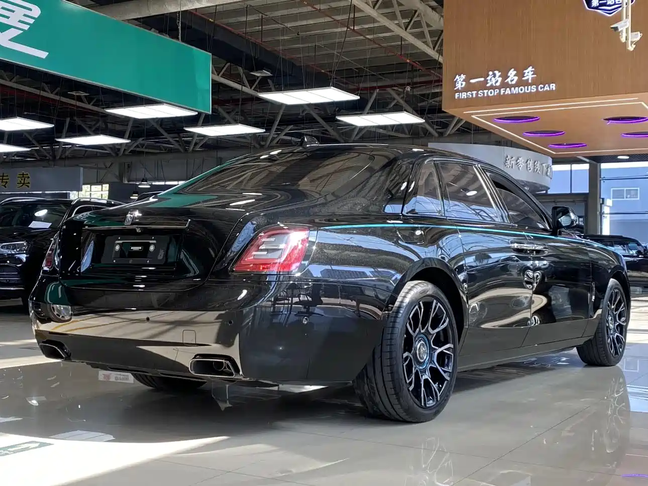 Rolls-Royce Ghost 2024 6.7T Black Badge фото 4