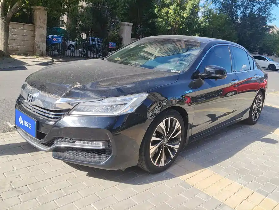 Photo 1 - Honda Accord