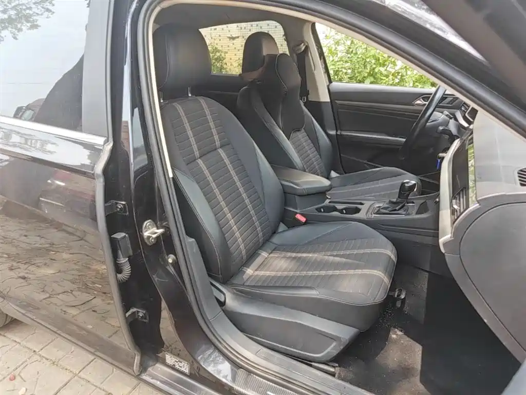 Volkswagen Lavida 2021 1.5L Automatic Vision Edition фото 25