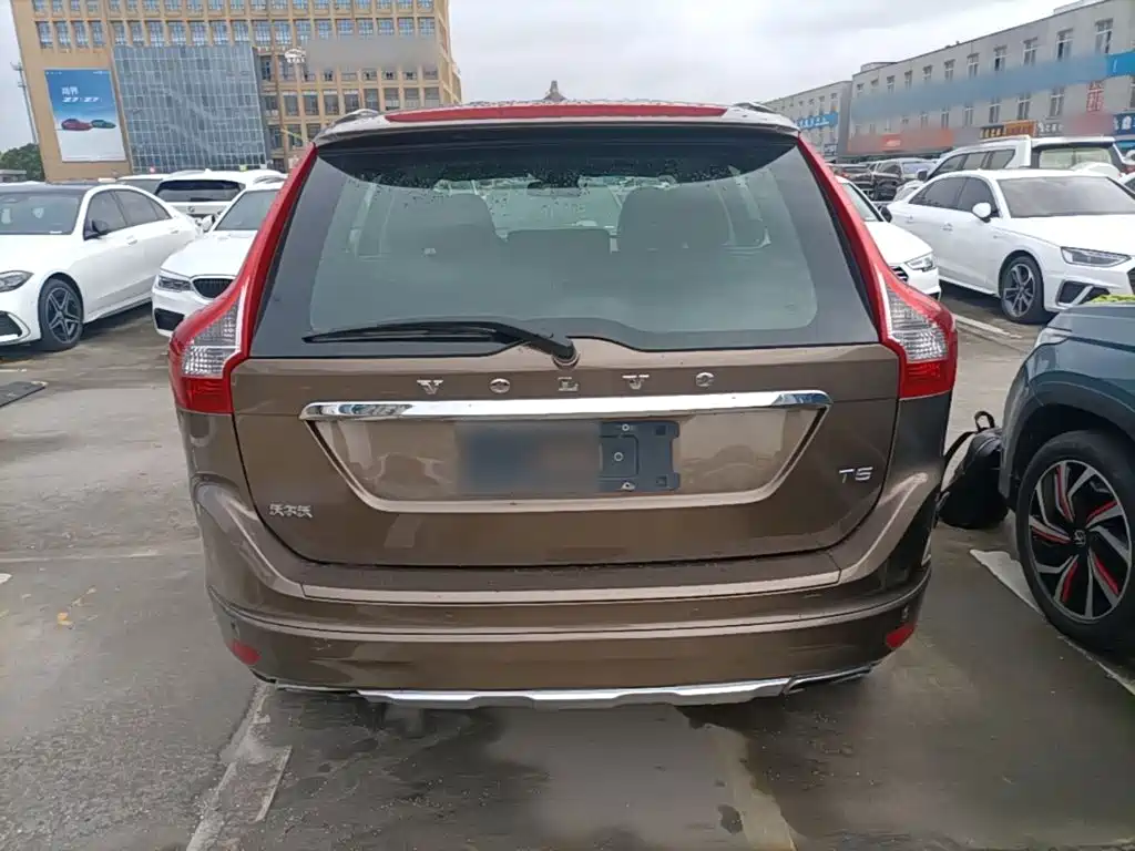 Фото 6 - Volvo XC60