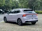 صورة 5 - MG MG4 EV