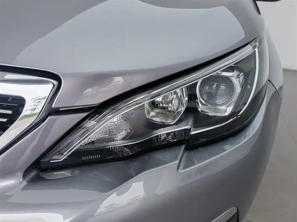 Peugeot 308 2016 1.6L Automatic Luxury фото 7