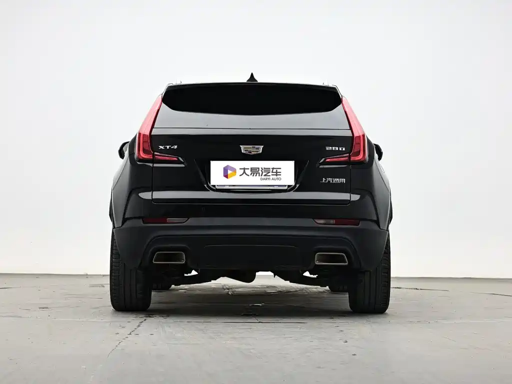 Photo 4 - Cadillac XT4
