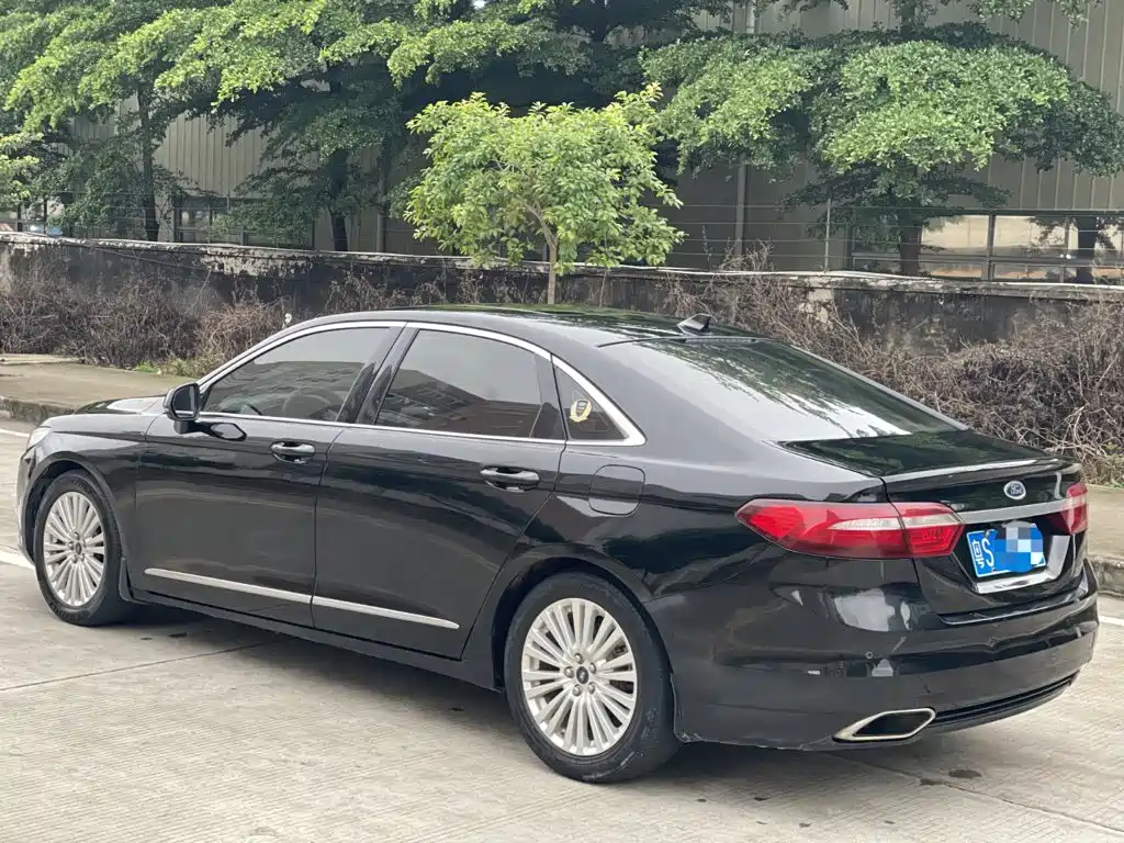 Фото 4 - Ford Taurus