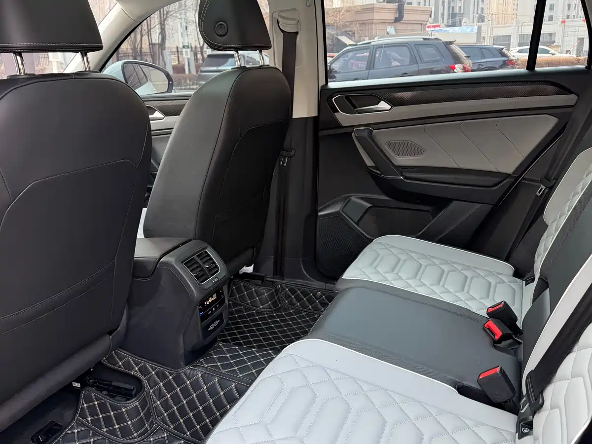 Volkswagen Tayron 2023 280TSI 2WD Luxury Plus Advanced Edition фото 8