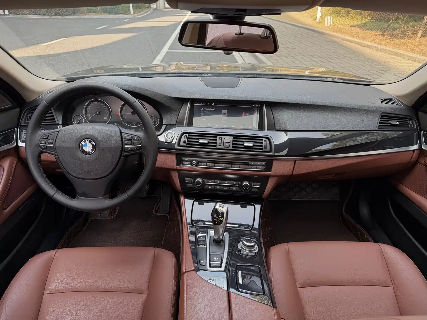 BMW 5 Series 2014 520Li Elegance фото 13