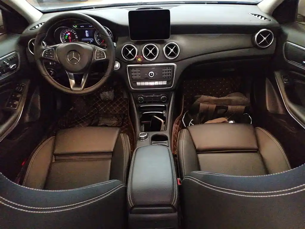 Mercedes-Benz GLA 2018 GLA 200 Fashion фото 6