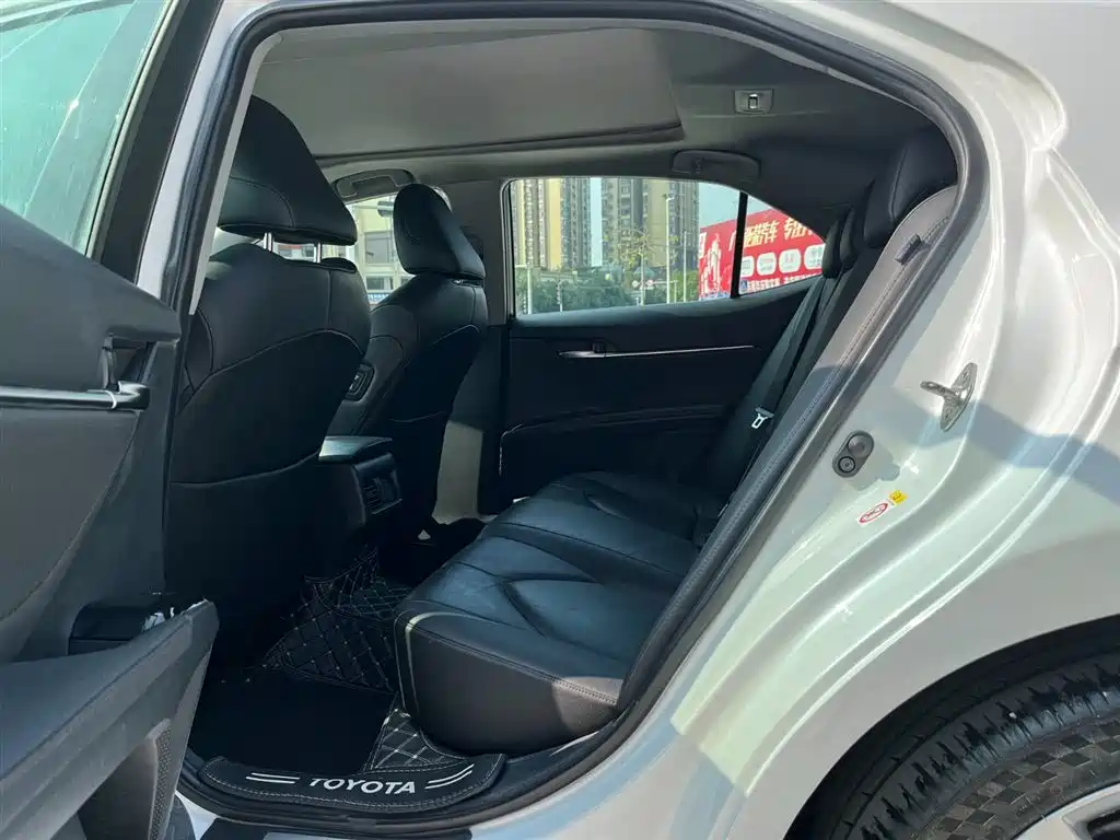Toyota Camry 2018 2.5G Luxury Edition фото 9