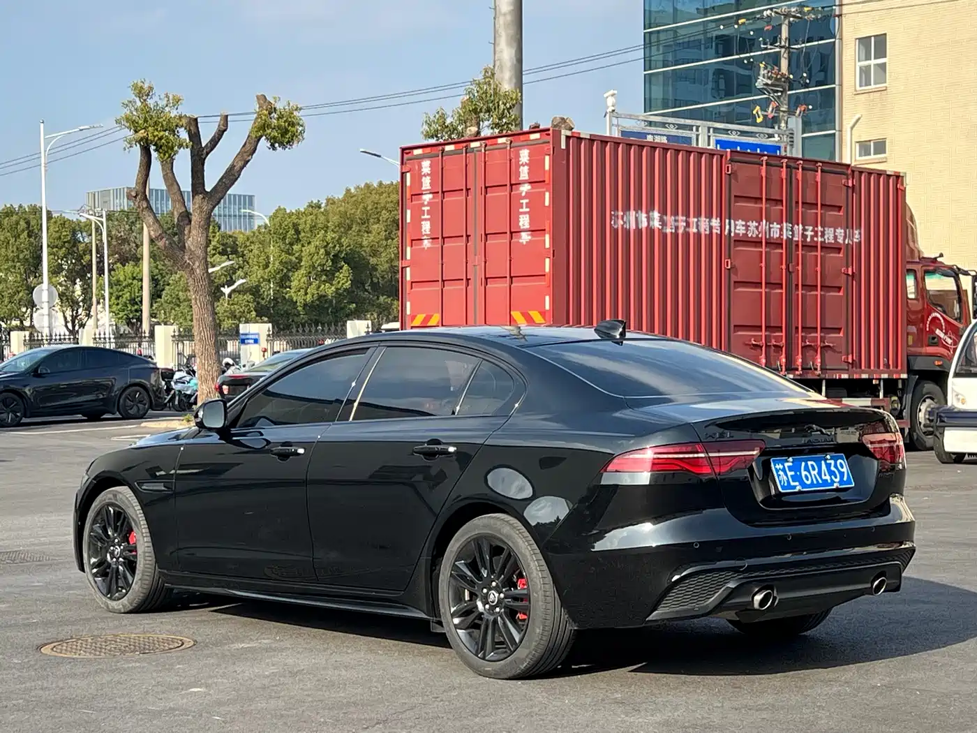 Jaguar XEL 2024 Model 2.0T 250PS R-DYNAMIC S Gloss Black Sport Edition фото 6