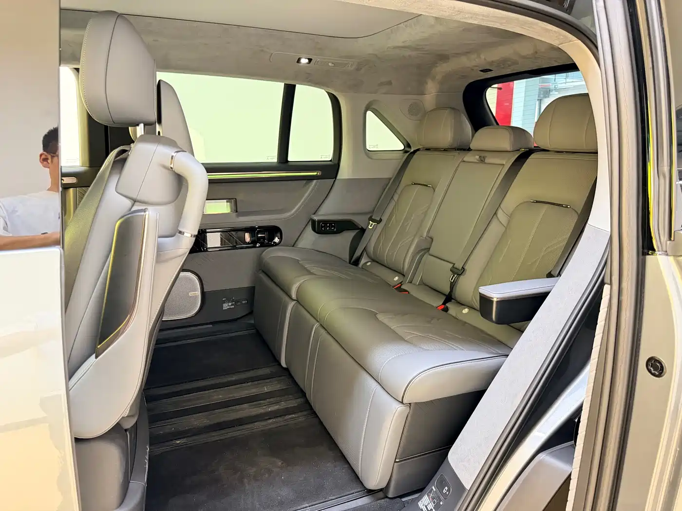 Zeekr MIX 2025 Long Range Intelligent Driving Edition фото 11