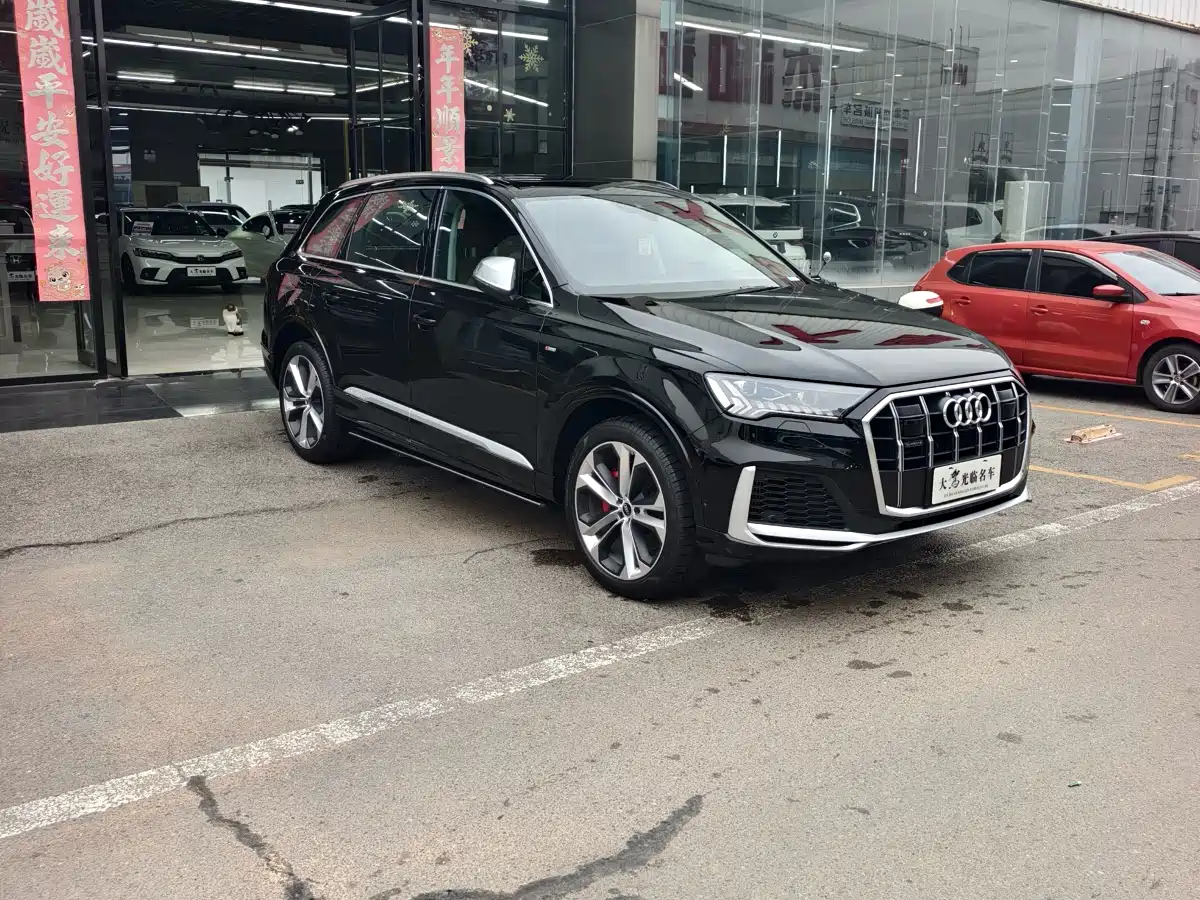 AUDI Q7