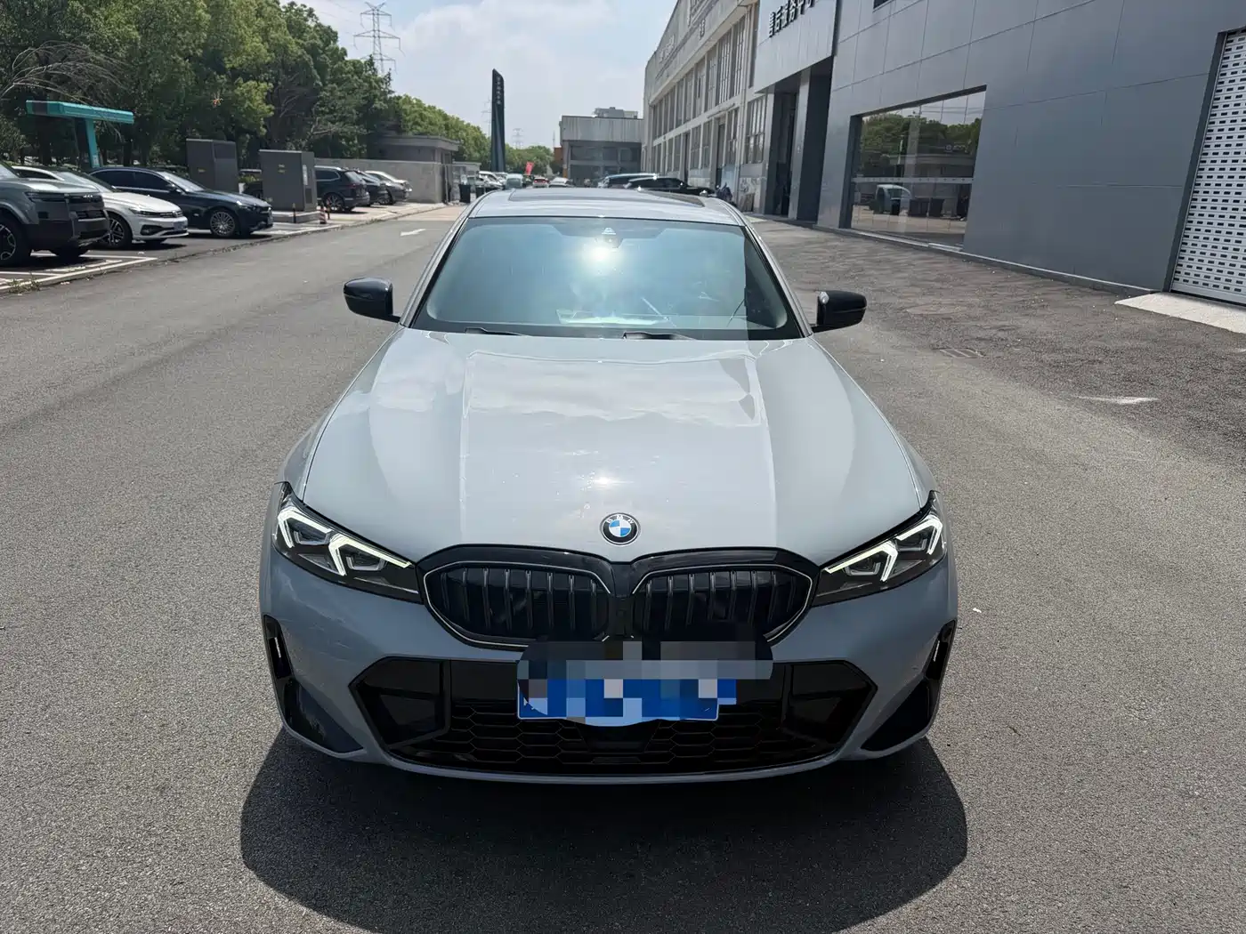 BMW 3 Series 2025 330Li M Sport Night Edition фото 4