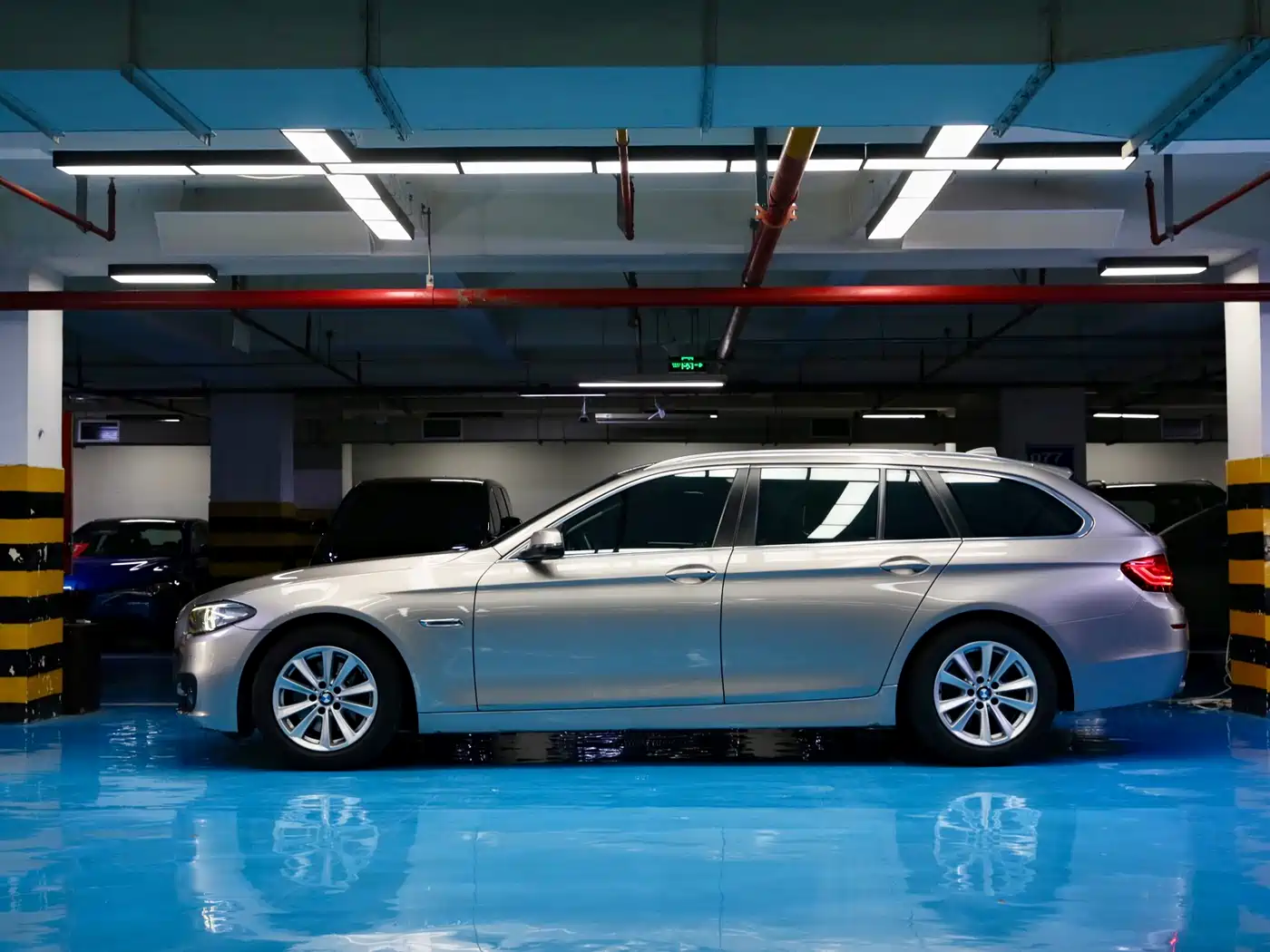 BMW 5 Series (Import) 2014 520i Touring фото 2