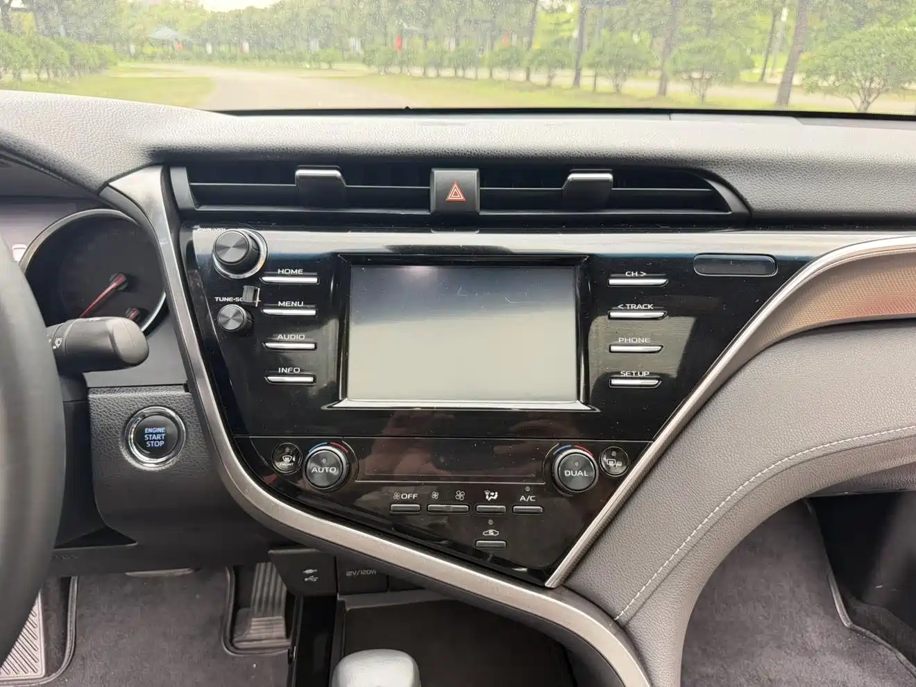Photo 16 - Toyota Camry