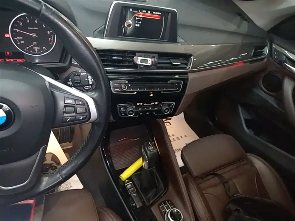 BMW X1 2016 sDrive20Li Luxury Model фото 13