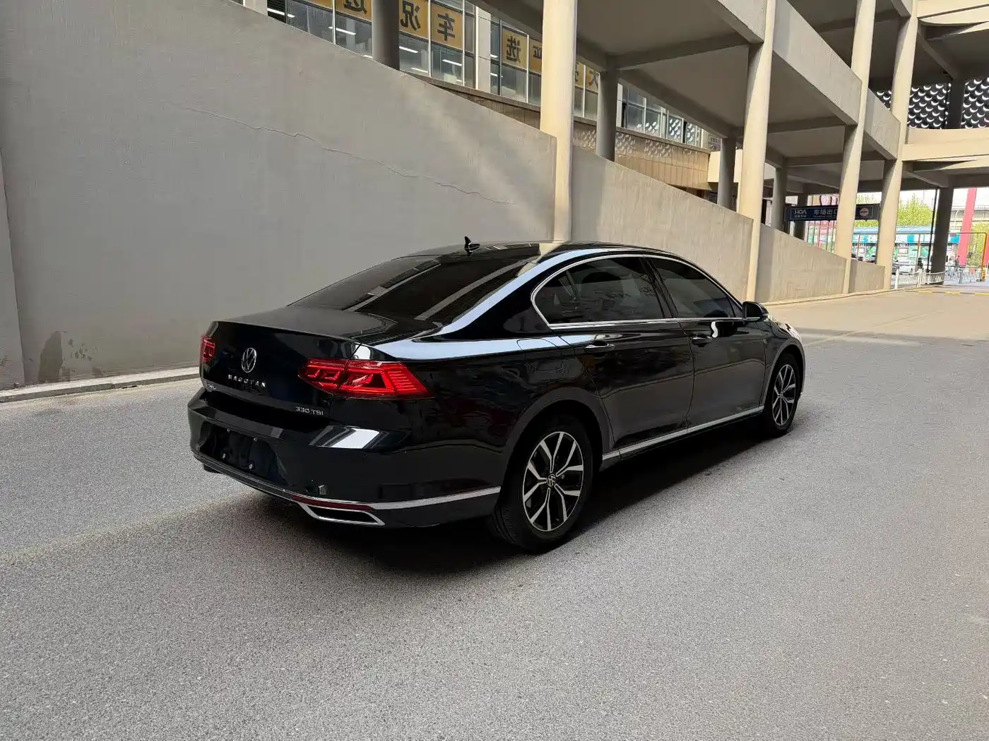 Volkswagen Magotan 2021 330TSI DSG 30th Anniversary Edition фото 6