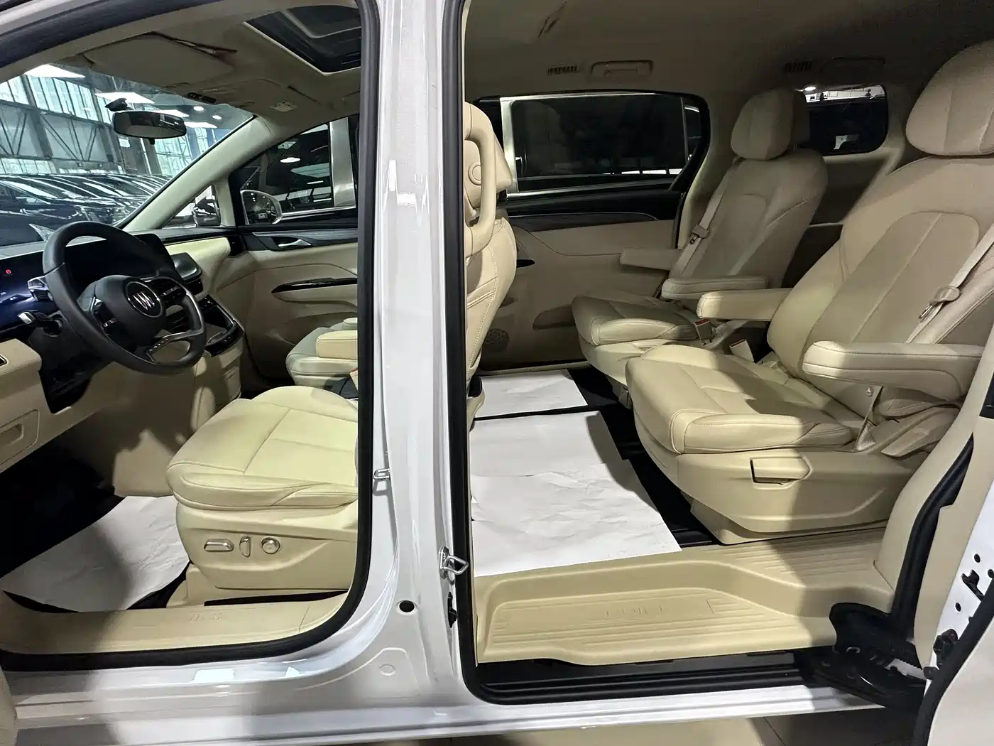 BUICK GL8 NEW ENERGY