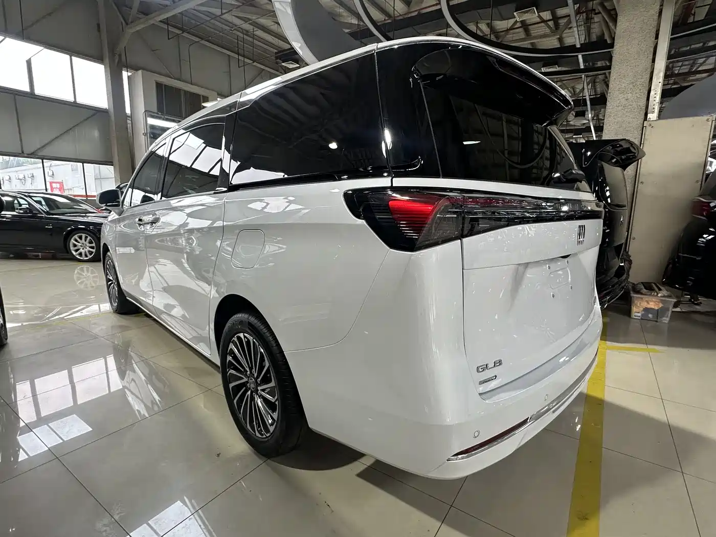 BUICK GL8 NEW ENERGY