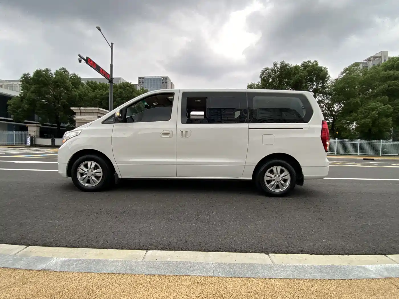 Dongfeng Fengxing Fengxing CM7 2018 2018 Facelift 2.0T Manual Exclusive